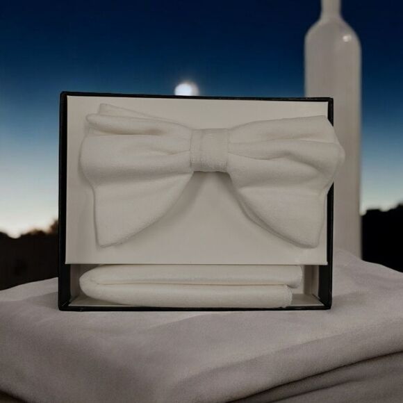 MEN'S EJ SAMUEL WHITE VELVET LARGE BUTTERFLY BOWTIE & POCKET SQUARE. VBTR 5 - Picture 1 of 3